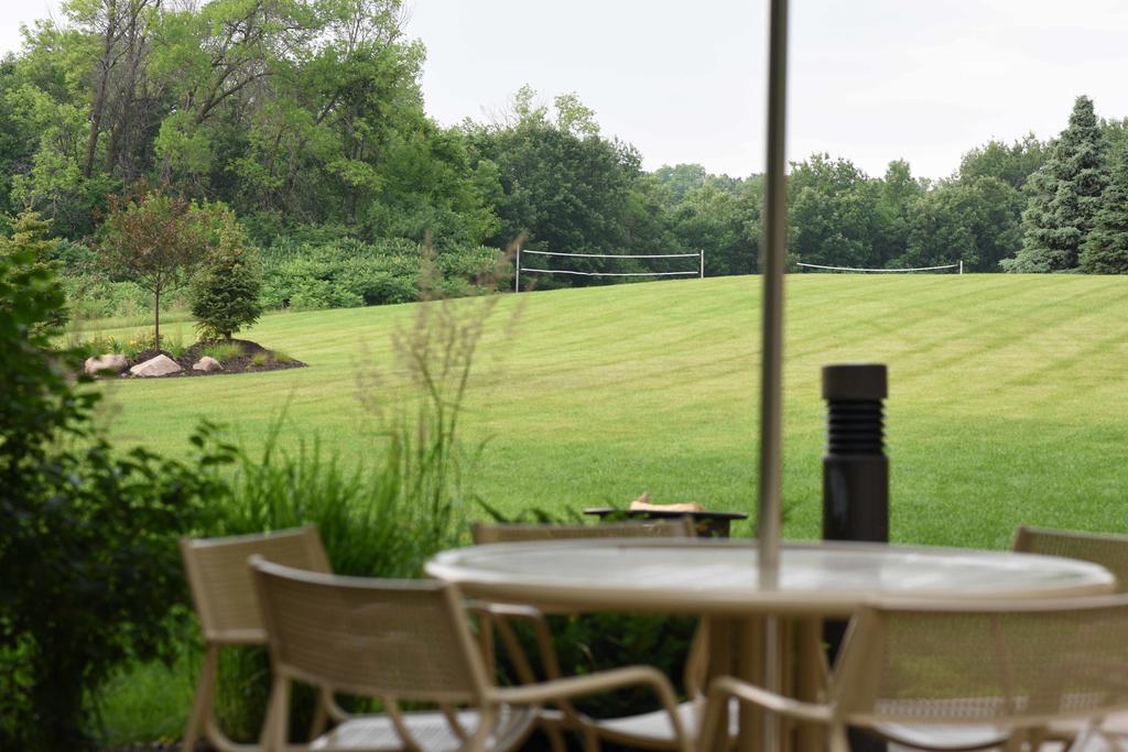 Oak Ridge Hotel Chaska Luaran gambar
