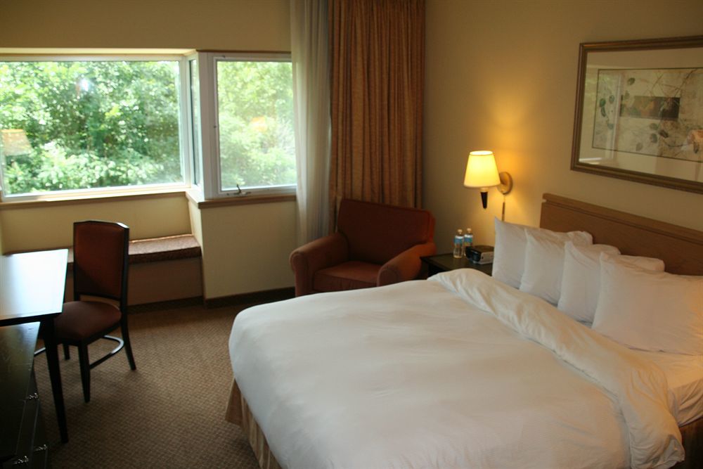 Oak Ridge Hotel Chaska Luaran gambar